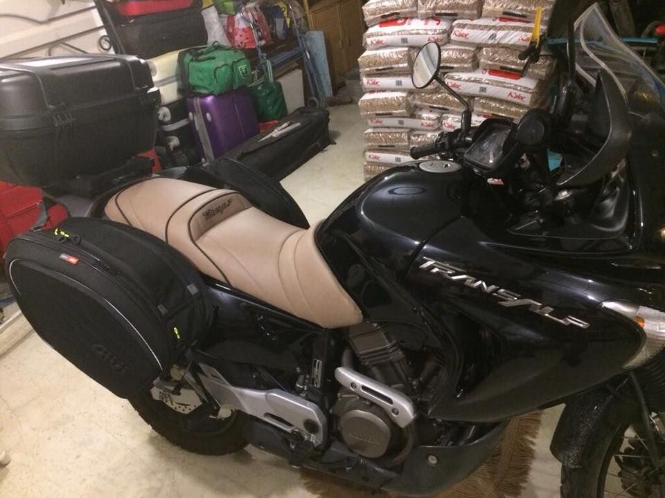 asiento de moto reparado por Tapizados Córdoba